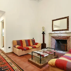 Bed & Breakfast Pergola House, Lucca
